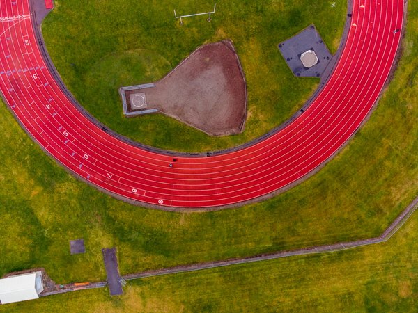 Comment les athlètes utilisent-ils les plateformes numériques pour se connecter avec les fans ?